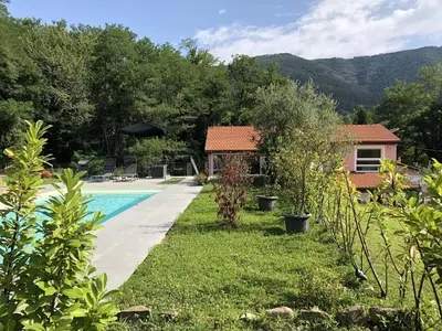 Paesaggio naturale nelle vicinanze della villa
