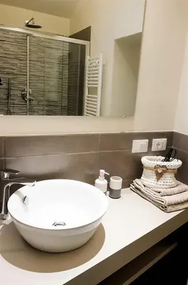 Bagno di MONOLOCALE VICINO MILANO1