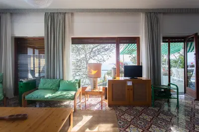TV o dispositivi per l'intrattenimento presso STUNNING VIEW Relax tra mare e cielo