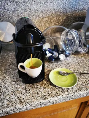 Set per la preparazione di tè e caffè presso B&B Ospedale Maggiore Parma affittacamere