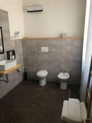 Bagno di MAISON44 Guesthouse Bar Bistrot
