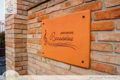 Certificato, attestato, insegna o altro documento esposto da Agriturismo Bassanine