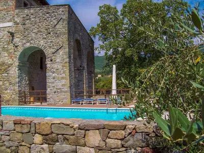 Piscina di Flat with heated hot tub and shared pool o nelle vicinanze
