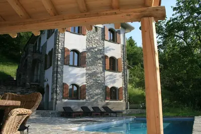 Piscina di Casale delle farfalle o nelle vicinanze