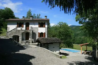 Piscina di Casale delle farfalle o nelle vicinanze