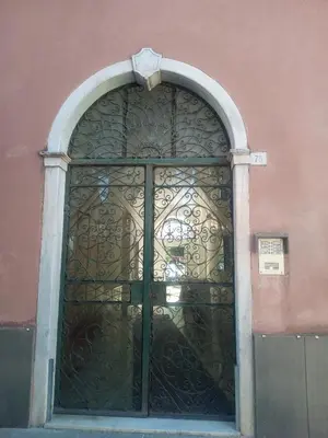 Facciata o entrata di ANTICO BORGO AL MARE