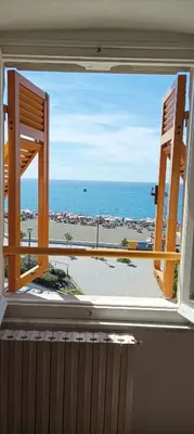 Vista generica sul mare o vista sul mare dall'interno dell'appartamento