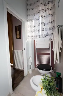 Bagno di Segui le note della Tua vita