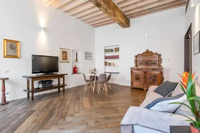 TV o dispositivi per l'intrattenimento presso GuestHost - Palazzo della Pilotta Roomy and Quiet Flat