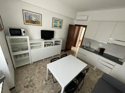 Cucina o angolo cottura di HOST IN LEVANTO - Scirocco con biciclette