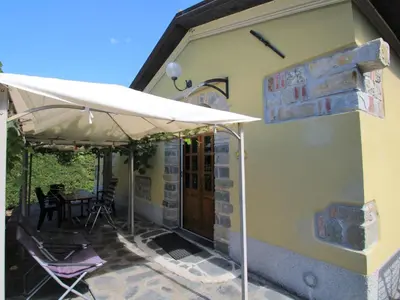 Patio o area all'aperto di Holiday Home Villetta Luciana by Interhome