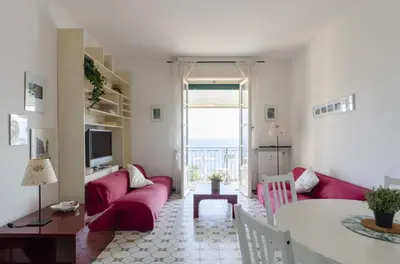TV o dispositivi per l'intrattenimento presso JOIVY Spectacular Sea View Apt for 5 with Terrace