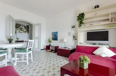TV o dispositivi per l'intrattenimento presso JOIVY Spectacular Sea View Apt for 5 with Terrace