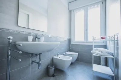 Bagno di ART & BOOKS bed and breakfast