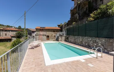 Piscina di Cozy Home In Nicciano o nelle vicinanze