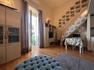 TV o dispositivi per l'intrattenimento presso WELCOME RIVIERA - AL CASTELLO-VISTA MARE -ROMANTICO e CENTRALE a 20 METRI DAL MARE-toll parking at 15 euro per day to be booked in advance -subject to availability