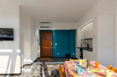 Cucina o angolo cottura di JOIVY Spacious Apt for 6, Near Train Station and Beach