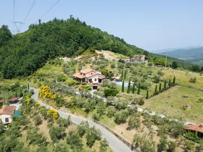Paesaggio naturale nelle vicinanze della villa