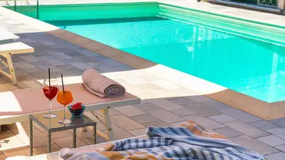 Piscina di Villa Elsa 6, Emma Villas o nelle vicinanze