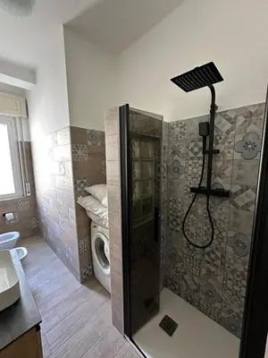 Bagno di Casa Bianca 6 - confortevole in centro a Moneglia