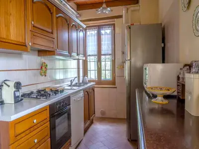 Cucina o angolo cottura di Sunny holiday home with swimming pool