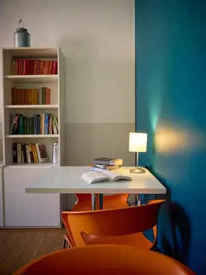 Biblioteca nell'ostello