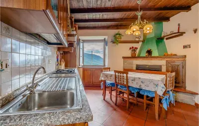 Cucina o angolo cottura di Awesome Home In Frazione Antognano