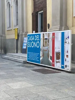 Certificato, attestato, insegna o altro documento esposto da Parma Centro House