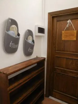 Certificato, attestato, insegna o altro documento esposto da Le Camere della Piazza