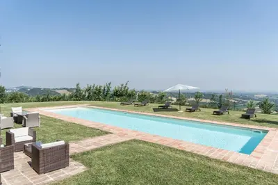 Piscina di Villa Ca de Poi - Tabiano Castle Country Villas o nelle vicinanze