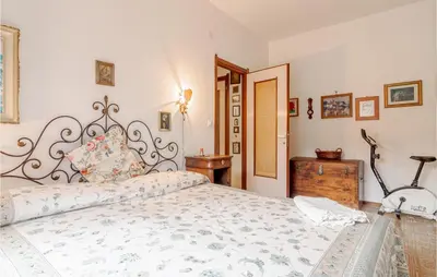 Letto o letti in una camera di 1 Bedroom Lovely Apartment In Rapallo