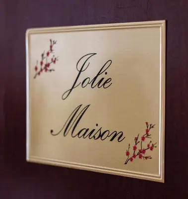 Certificato, attestato, insegna o altro documento esposto da Jolie Maison - Smart Holiday