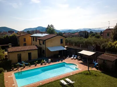 Piscina di ArtVillaArmonia Sarzana, villa piscina esclusiva o nelle vicinanze