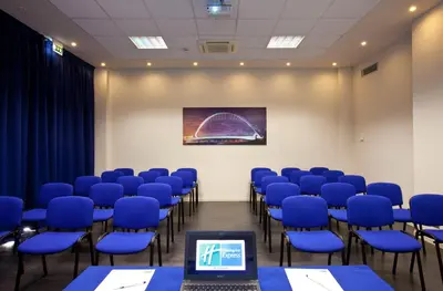 Zona business o sala conferenze di Holiday Inn Express Reggio Emilia by IHG