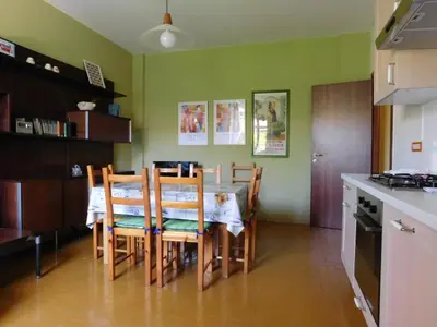 Cucina o angolo cottura di Appartamento con Giardino
