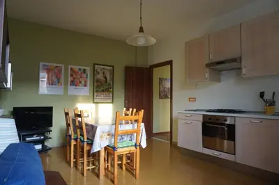 Cucina o angolo cottura di Appartamento con Giardino