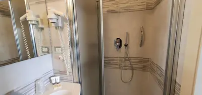 Bagno di Hotel Sud Est by Fam Rossetti