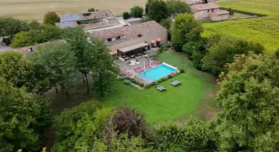 Piscina di Hotel Tre Ville o nelle vicinanze