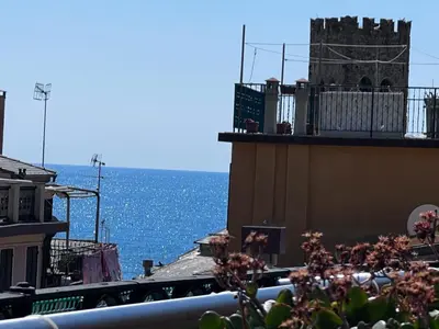 Vista generica sul mare o vista sul mare dall'interno dell'appartamento