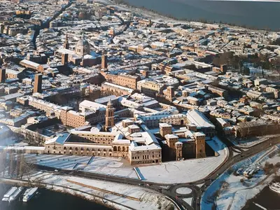 Vista generica su Mantova o vista sulla città dall'interno dell'appartamento