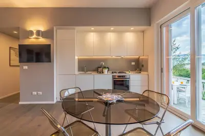 Cucina o angolo cottura di CASA BRIGITTE Comfort, Vista e Parcheggio