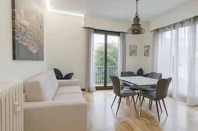Area soggiorno di WELCOME RIVIERA -TORRE D'AVORIO APPARTAMENTO 126 mq piu'terrazzo25 mq - totalmente rinnovato- 250 m dal centro - parcheggio a pagamento 15 euro al giorno da prenotare in anticipo salvo dispo -parking at 15 euro per day to be booked in advance if available