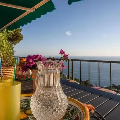 Orizzonti blu! In villaggio esclusivo con terrazza