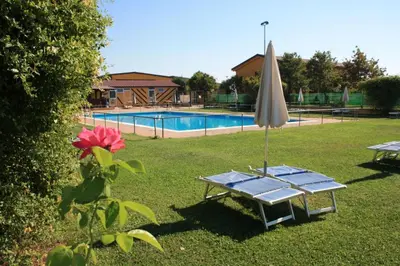 Piscina di Cascina Bosco Gerolo o nelle vicinanze