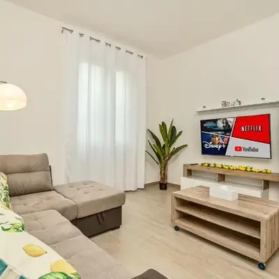 [LA SPEZIA] - New Home With Netflix & Free Parking