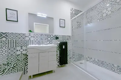 Bagno di Alle Porte Del Centro - Guest House - Reggio Emilia - Ingresso Centro Storico - Parcheggio Gratuito