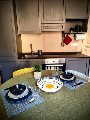 Cucina o angolo cottura di casa in oltretorrente Parma