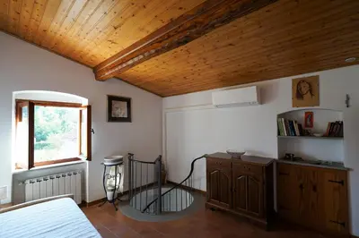 Biblioteca nella casa vacanze
