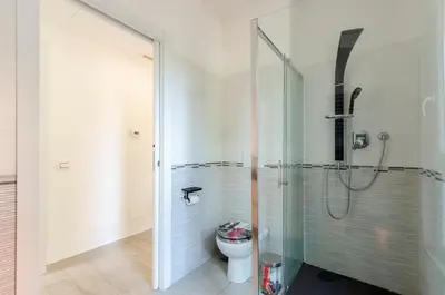 Bagno di JOIVY Flat with Terrace & Parking
