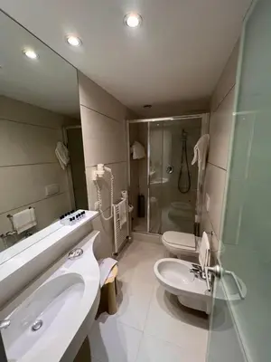 Bagno di Hotel Daniel & Ristorante Cocchi